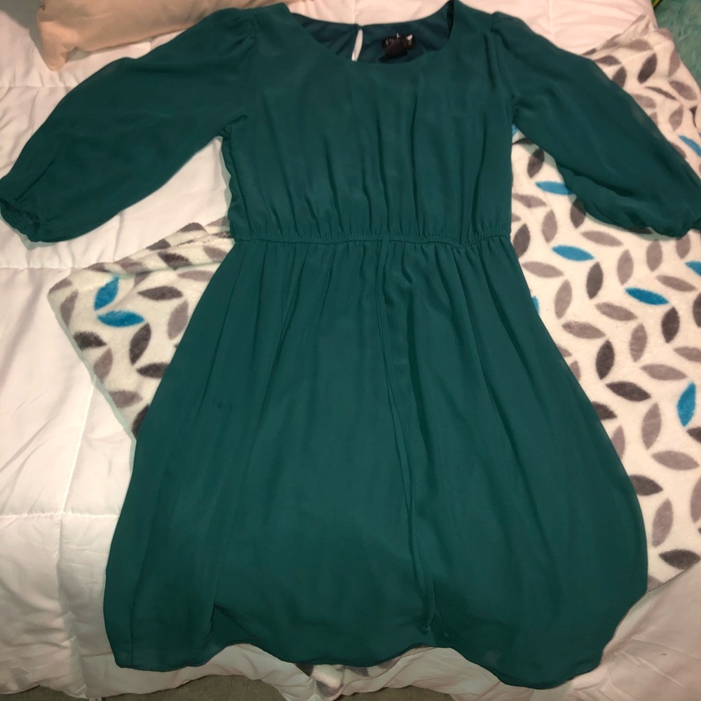 3 Quarter sleeve green dress